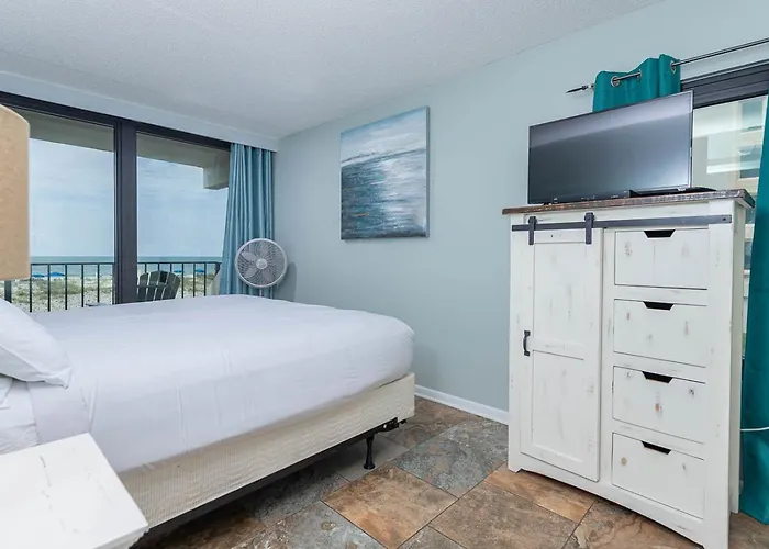 Apartment Island Winds East 109 *